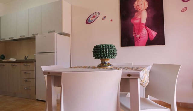Apartment 'Le Magnolie 9 - 1° Piano' with Sea View, Wi-Fi and Air Conditioning