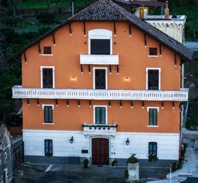 Lumina Two Suites in Historic Villa near Pompeii