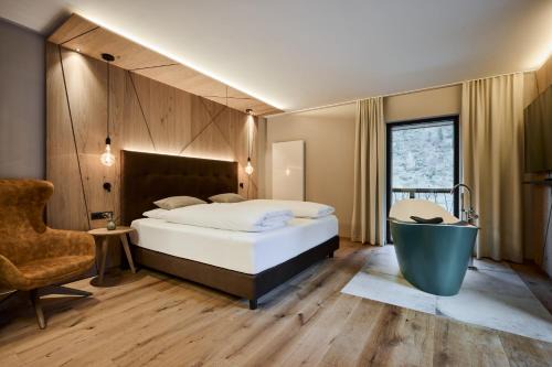 VALARA Alpine Art Hotel in Tux