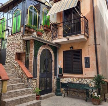 Amodio Apartments