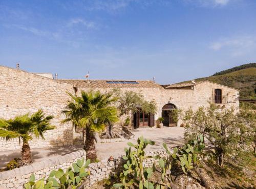 Masseria Fortificata Lo Zafferaneto