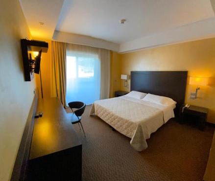 E' Hotel