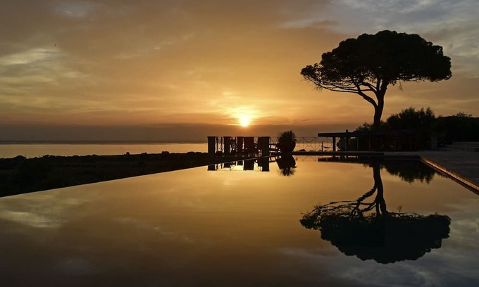 Isola Villa | Villa Syracusia - Six Bedroom Villa, Sleeps 12